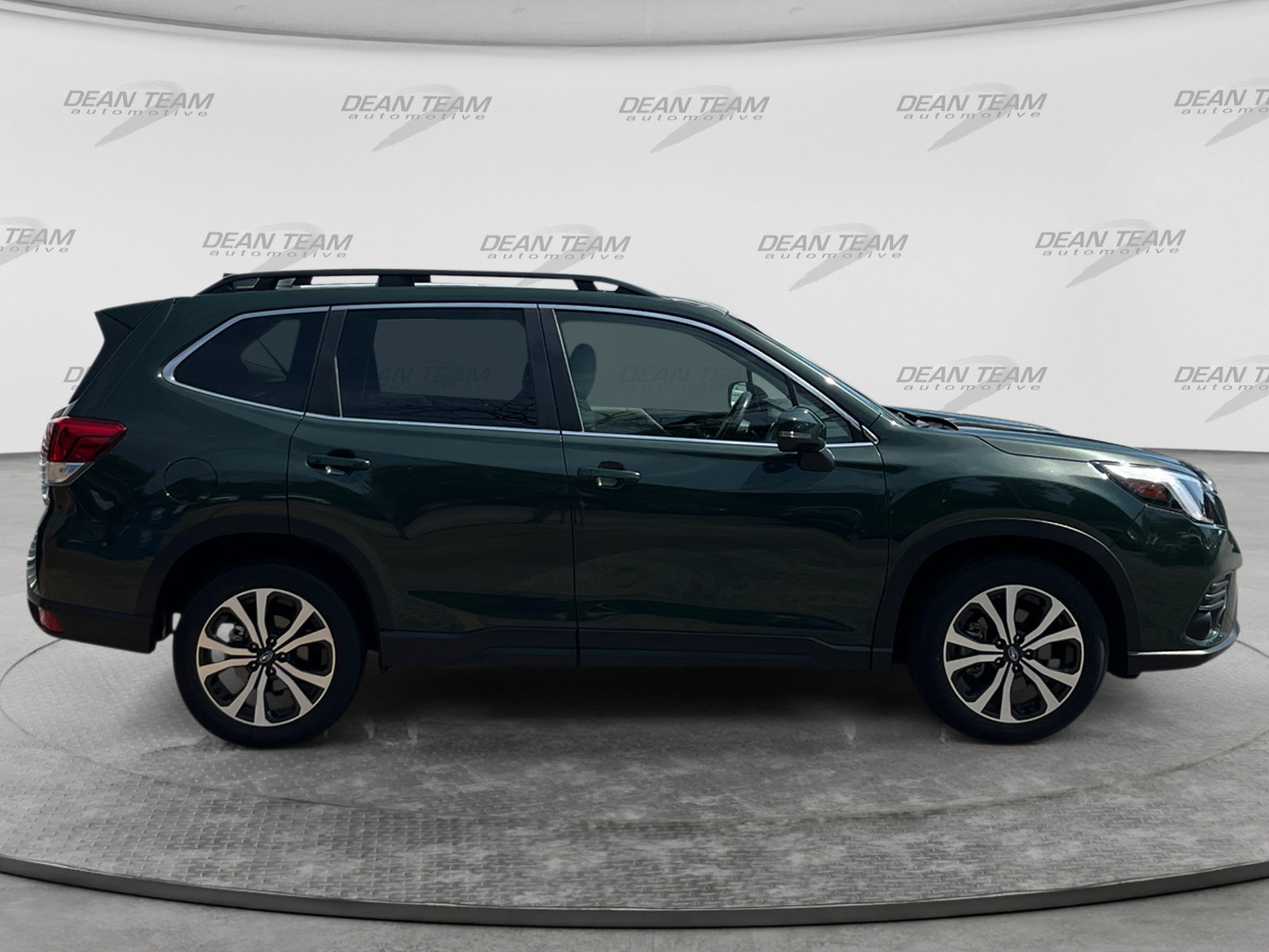 Used 2022 Subaru Forester Limited AWD/4WD image 9