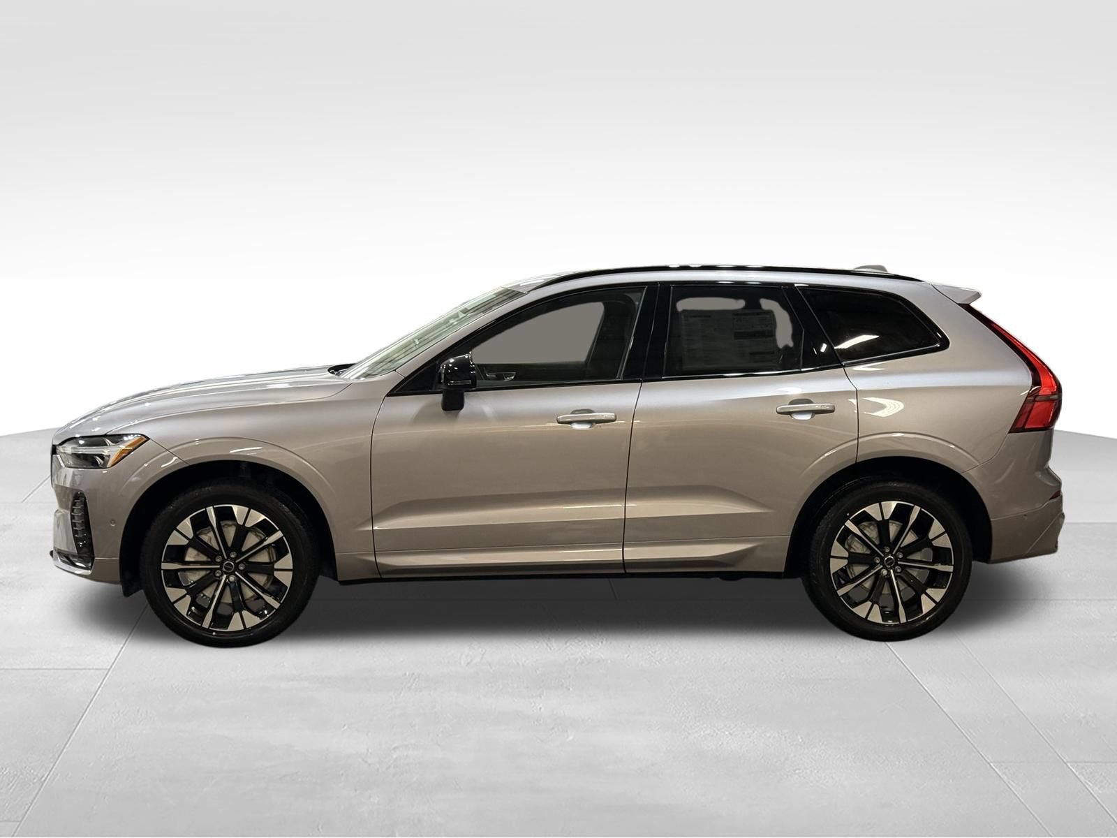 New 2026 Volvo XC60 B5 Plus w/ Protection Package Premier AWD/4WD image 2