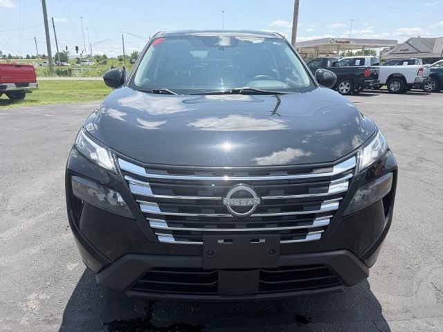 Used 2024 Nissan Rogue SV AWD/4WD image 2