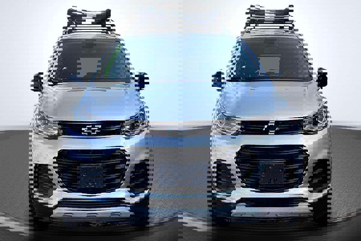 Used 2019 Chevrolet Trax LT w/ Redline Edition image 3