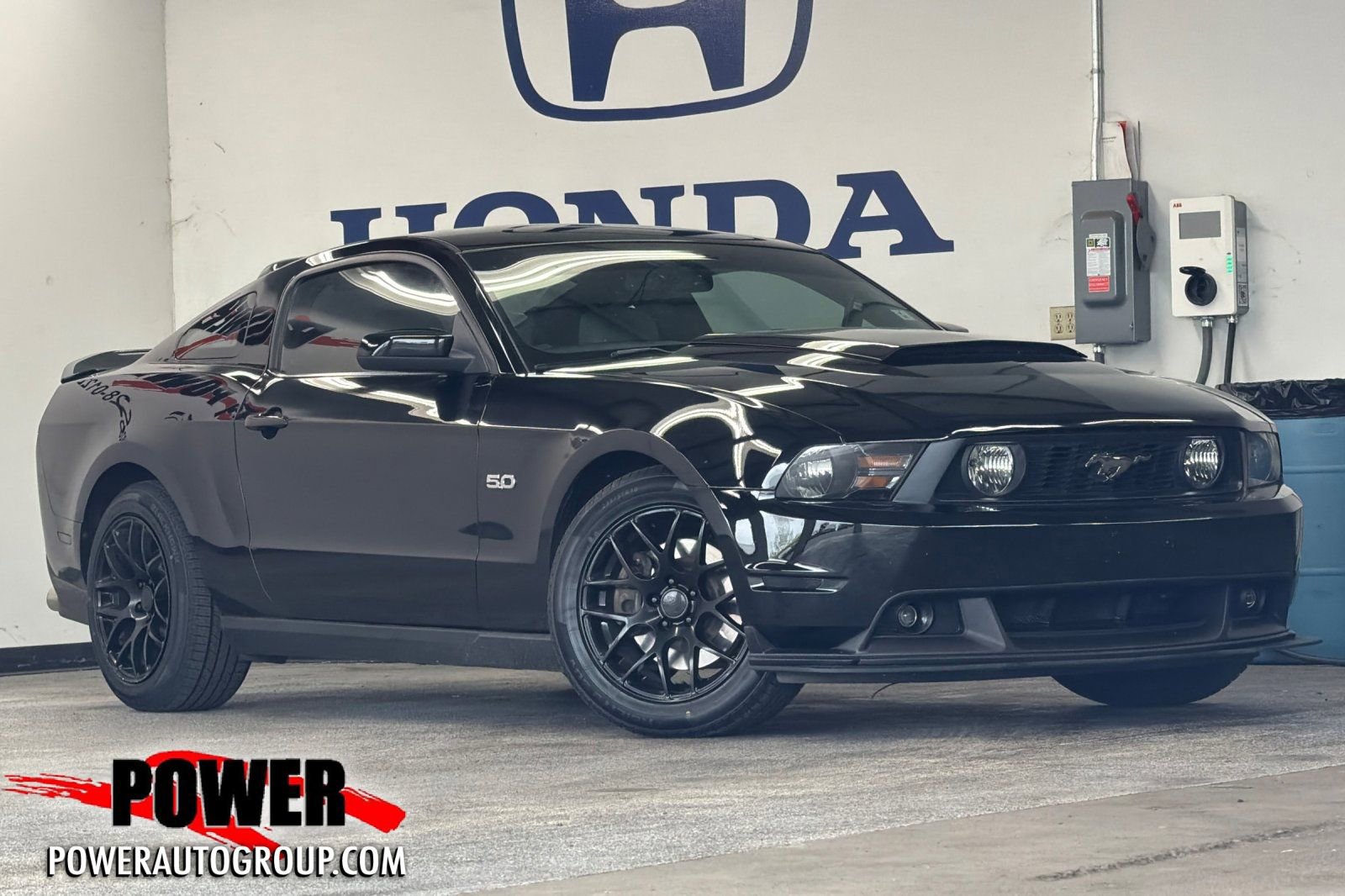 Used 2012 Ford Mustang GT Premium image 1