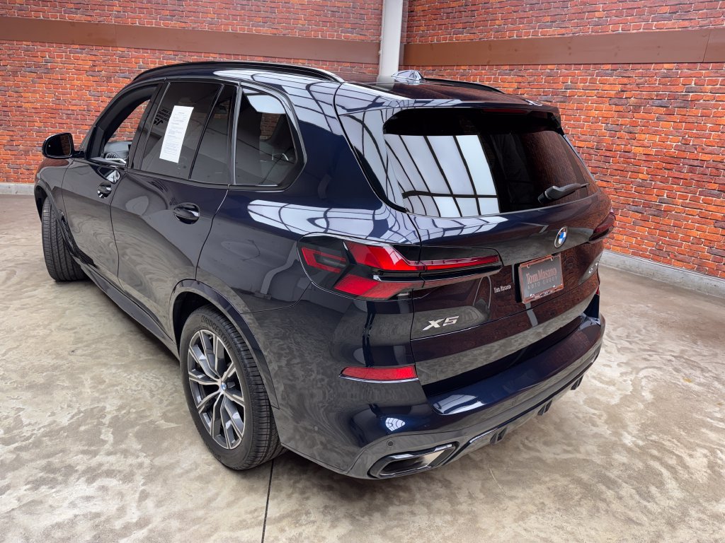Certified 2026 BMW X5 xDrive40i w/ M Sport Package AWD/4WD image 2