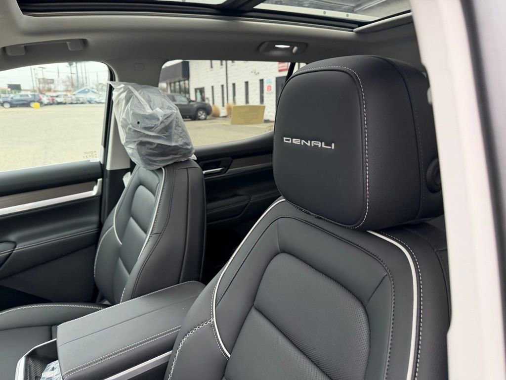 New 2026 GMC Terrain Denali w/ LPO, Floor Liner Package image 16