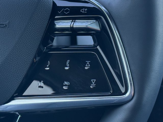 Certified 2025 Cadillac Optiq Sport 2 AWD/4WD image 12