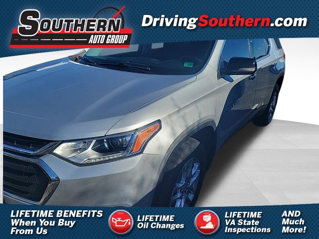 Used 2021 Chevrolet Traverse LS image 1