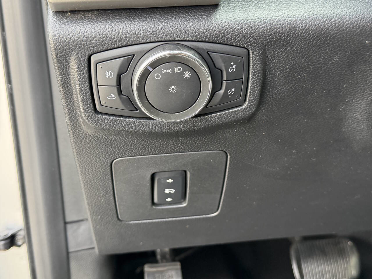Used 2016 Ford F150 Lariat AWD/4WD image 16