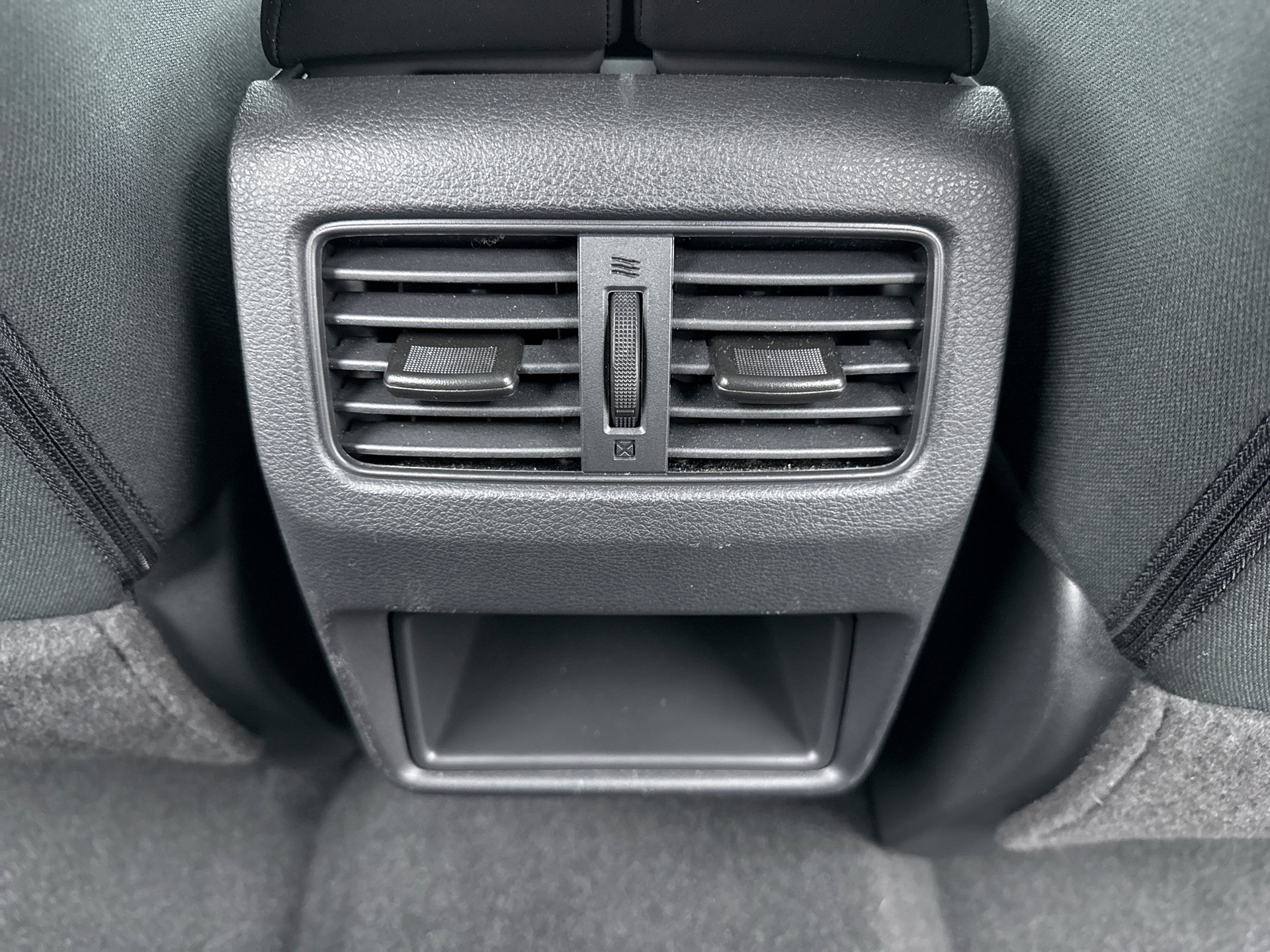 Used 2023 Nissan Rogue S AWD/4WD image 18