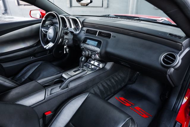 Used 2010 Chevrolet Camaro SS w/ RS Package image 18