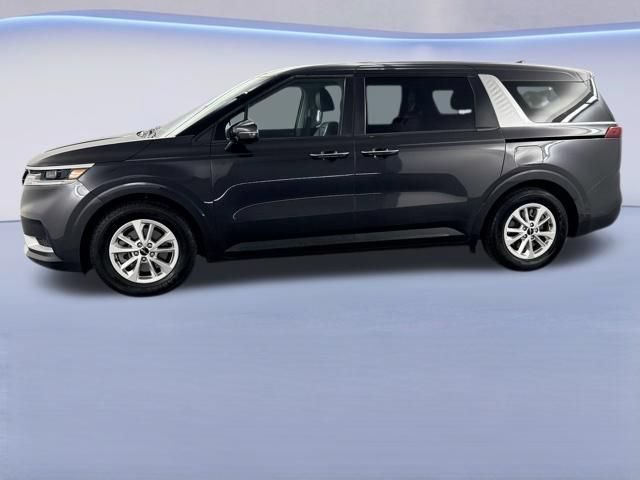 Used 2023 Kia Carnival LX FWD image 4