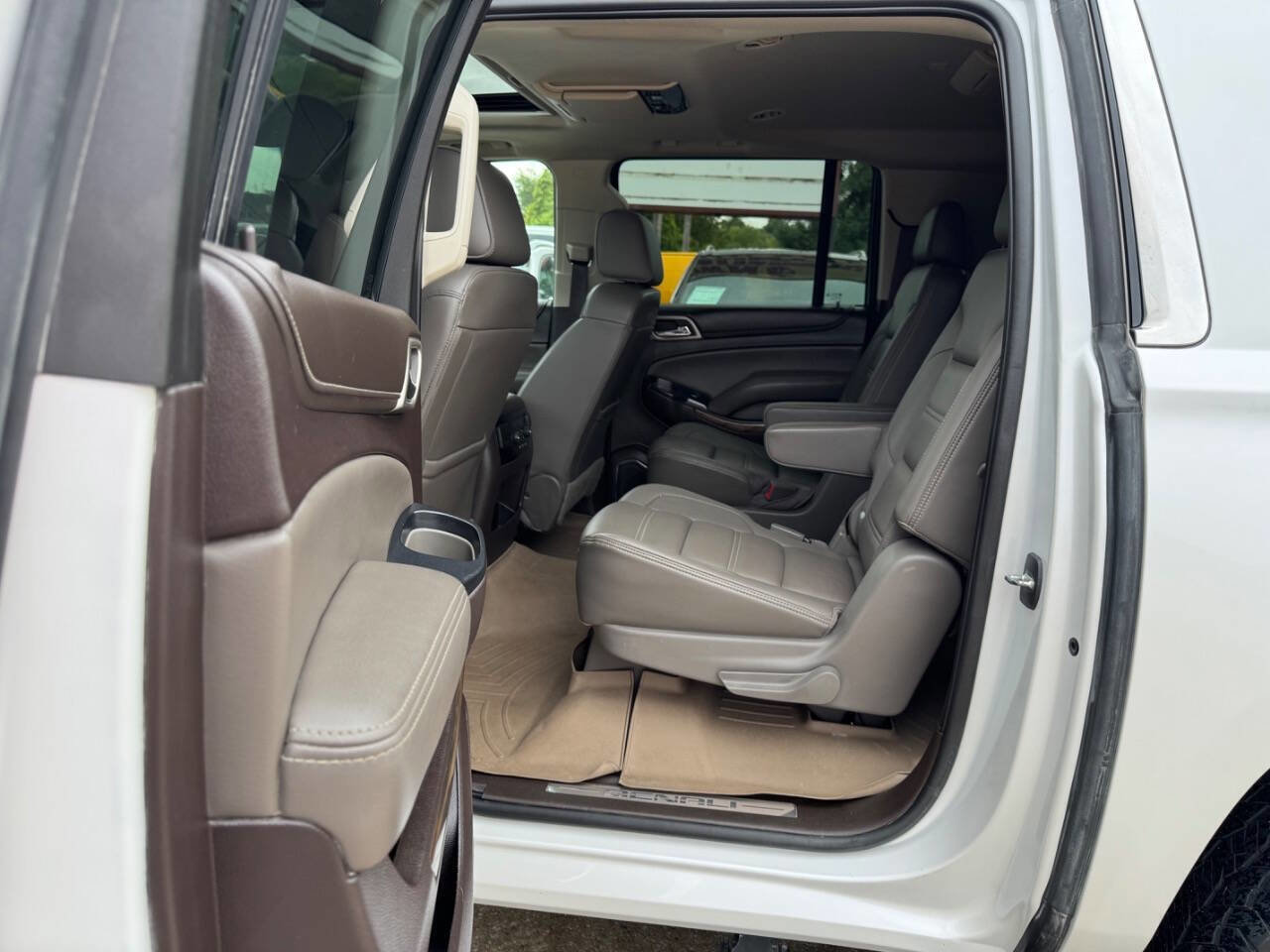 Used 2019 GMC Yukon XL Denali image 16