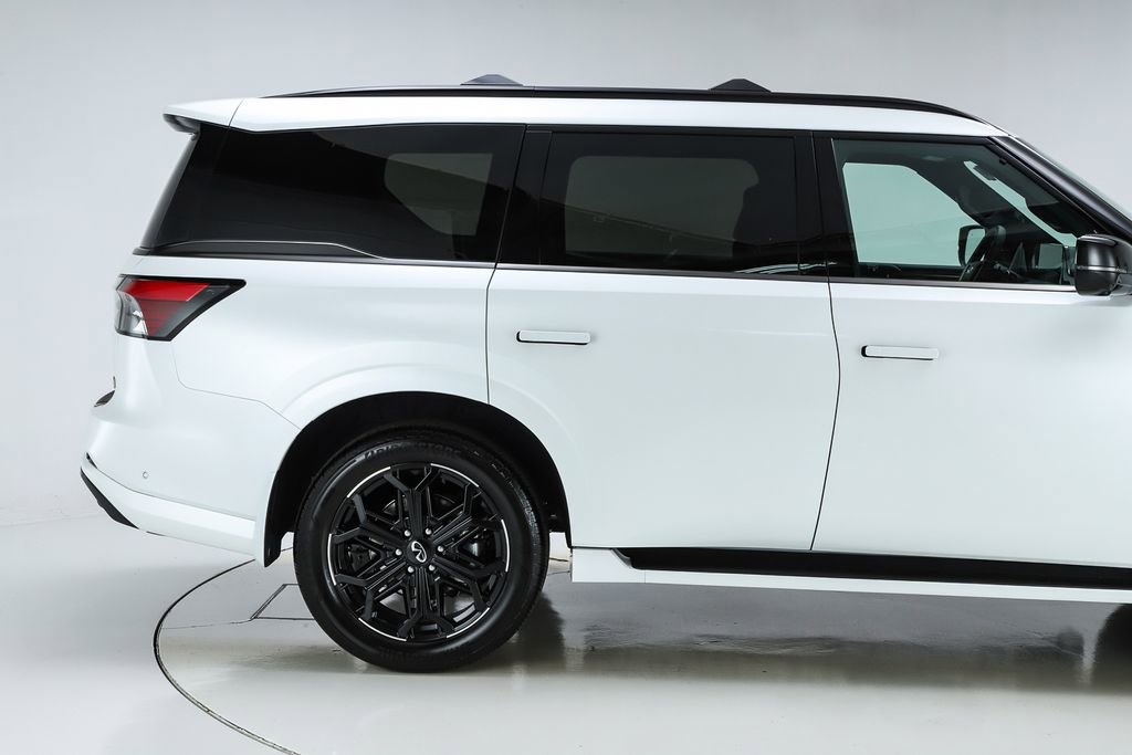 New 2026 INFINITI QX80 4WD image 11