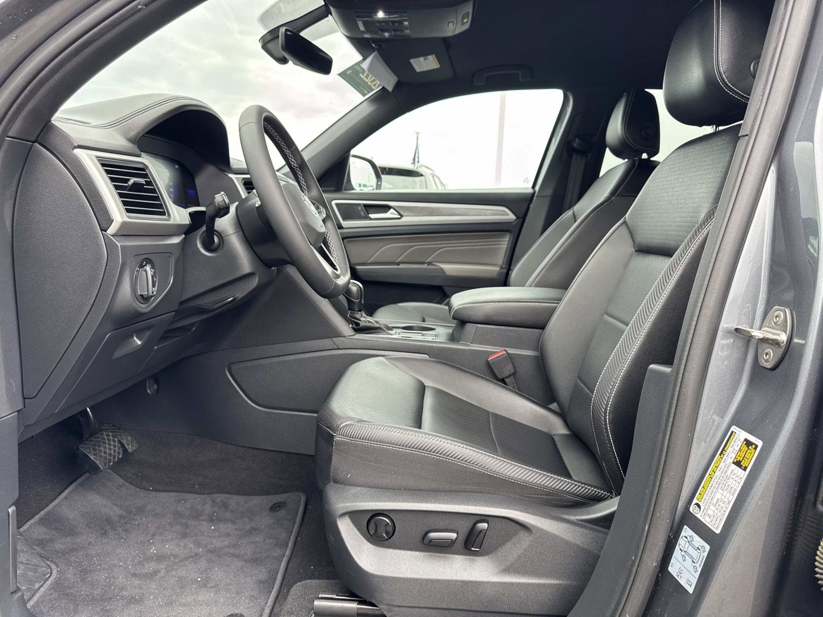 Certified 2022 Volkswagen Atlas Cross Sport SE image 21