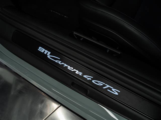 Certified 2025 Porsche 911 Carrera GTS RWD image 33