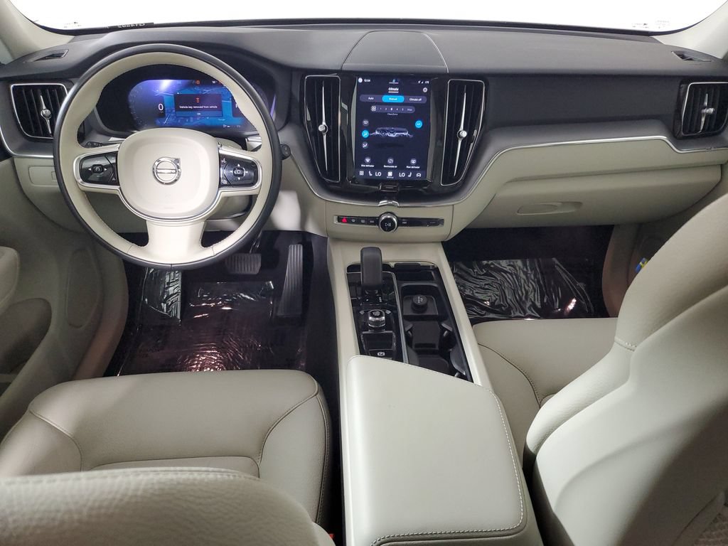 Certified 2024 Volvo XC60 B5 Core w/ Protection Package Premier AWD/4WD image 17