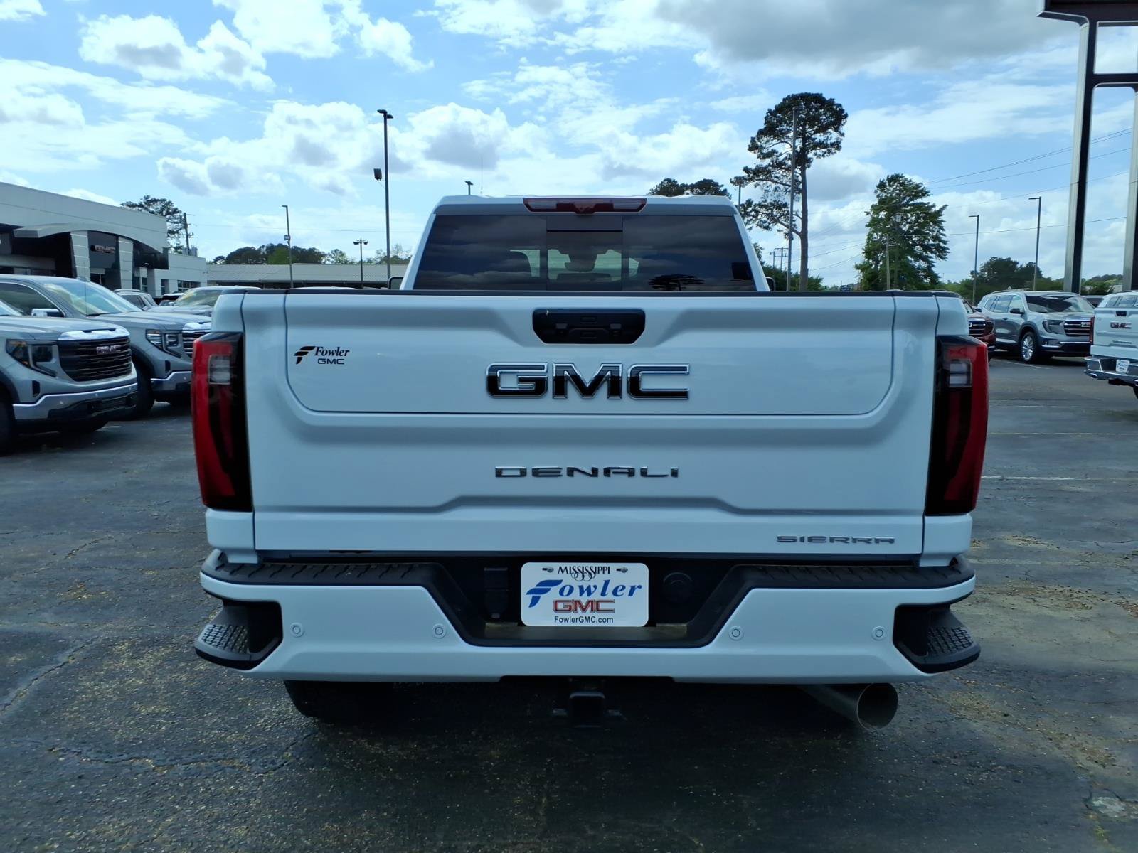 New 2026 GMC Sierra 2500 Denali Ultimate AWD/4WD image 4