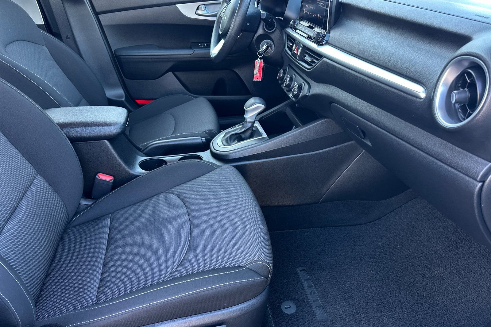 Used 2023 Kia Forte LX image 15