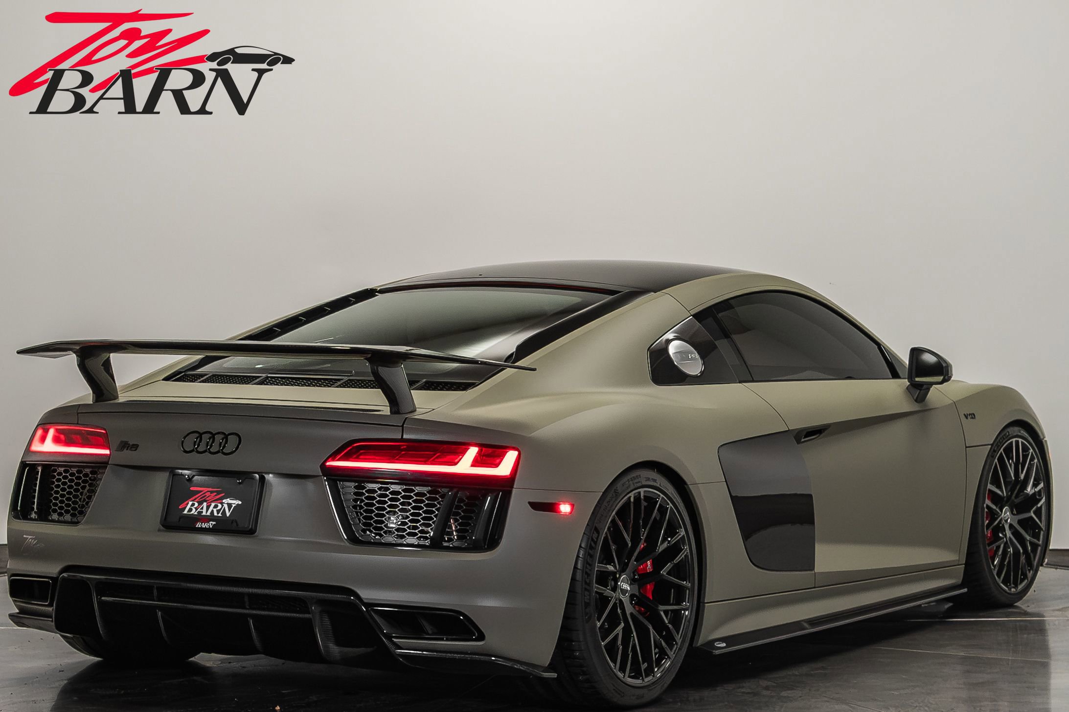 Used 2017 Audi R8 V10 plus image 5