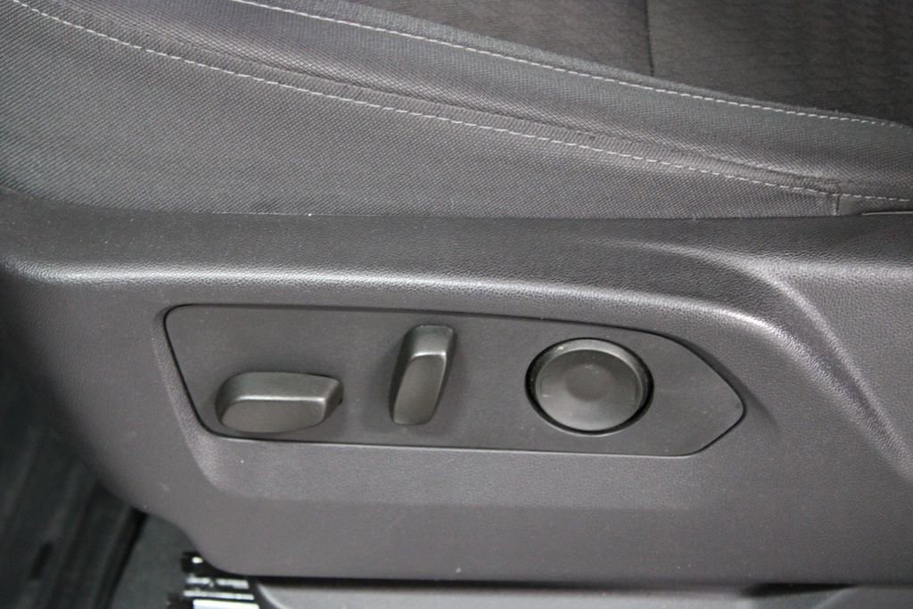 Used 2025 Chevrolet Silverado 1500 LT image 21