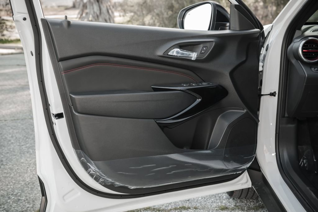 New 2026 Chevrolet Trax RS w/ Driver Confidence Package FWD image 18