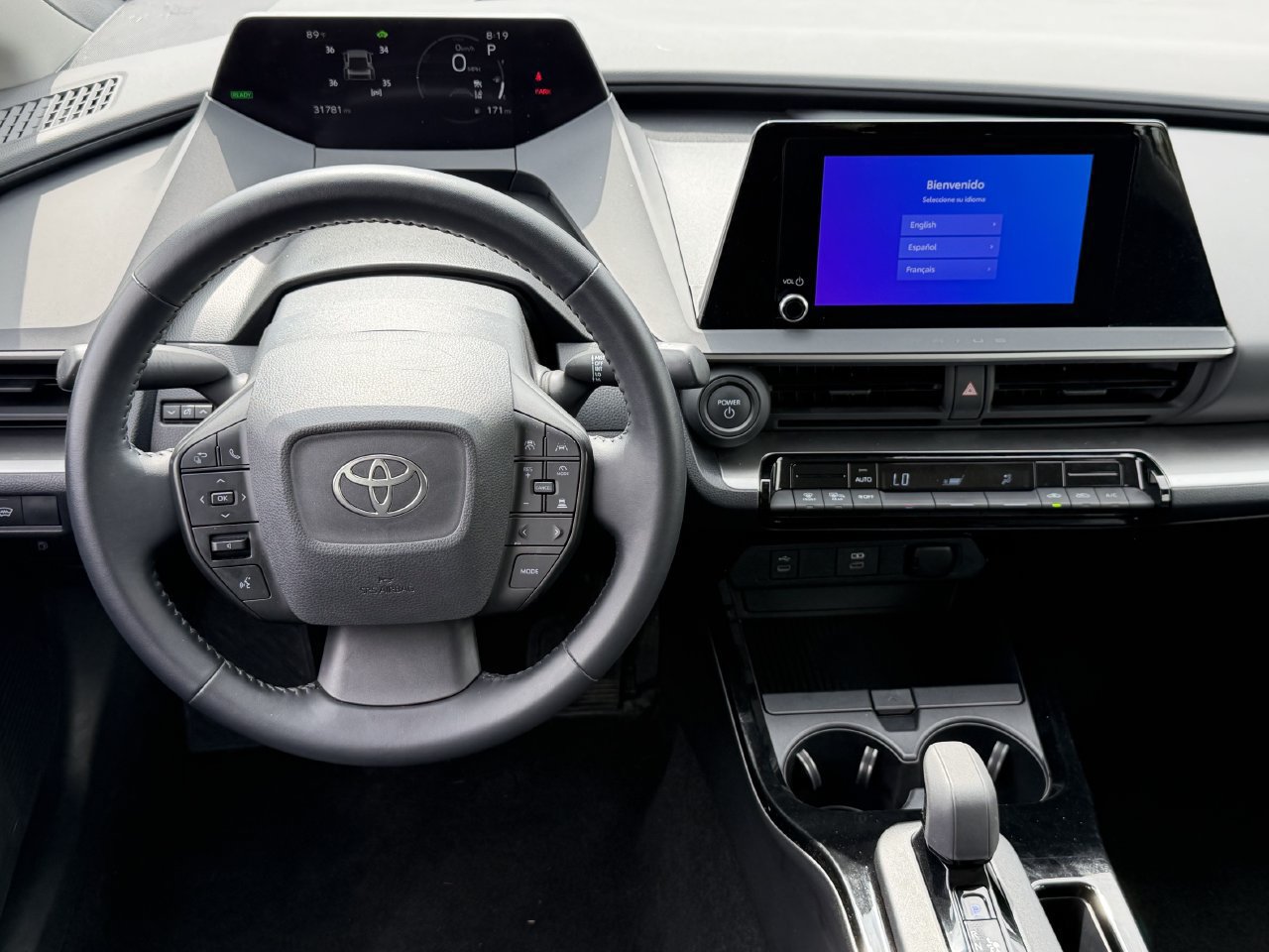 Used 2025 Toyota Prius LE FWD image 11