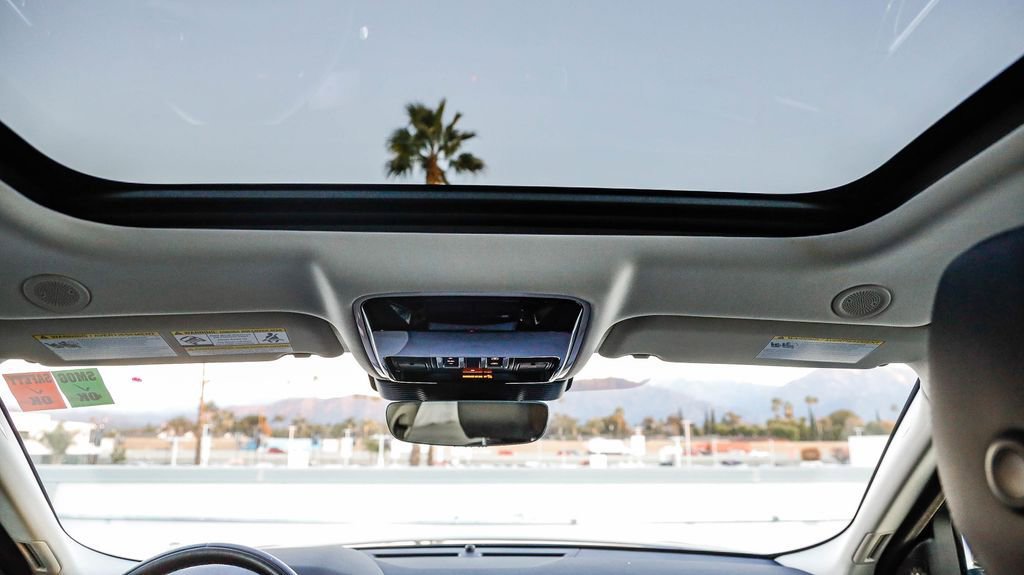 Used 2024 Land Rover Range Rover Velar S image 18