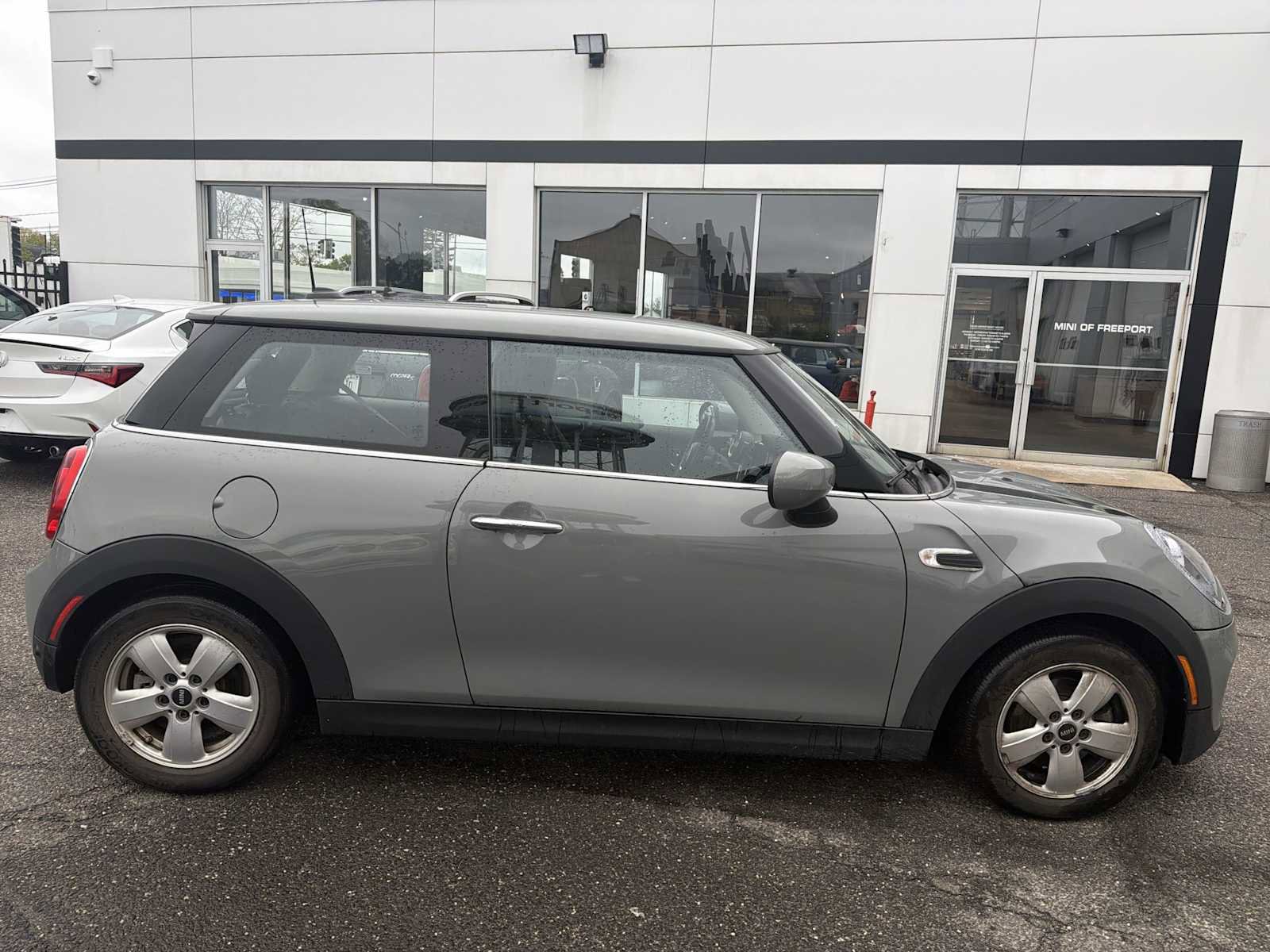Used 2021 MINI Cooper 2-Door Hardtop FWD image 4