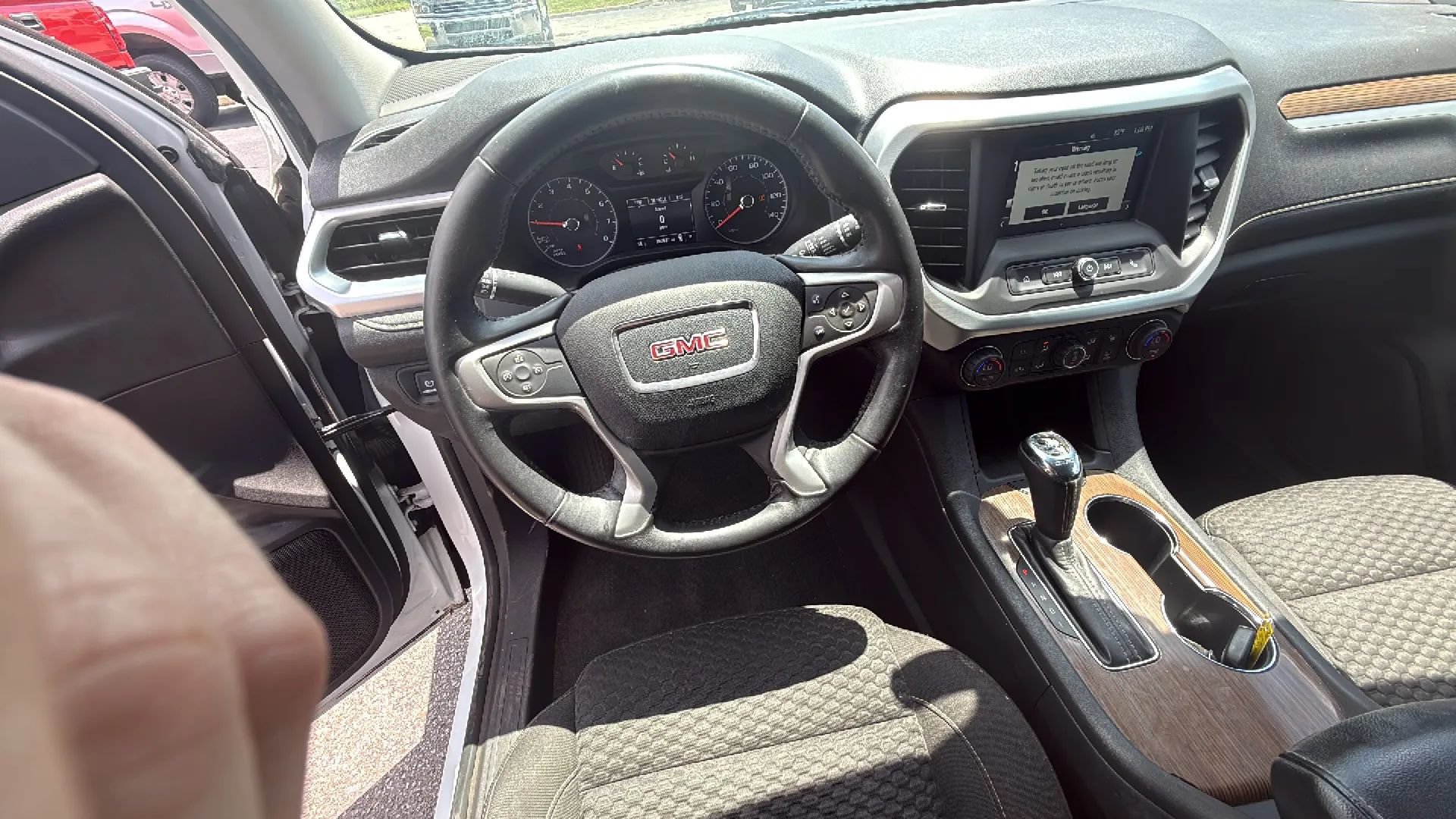 Used 2018 GMC Acadia SLE FWD image 12