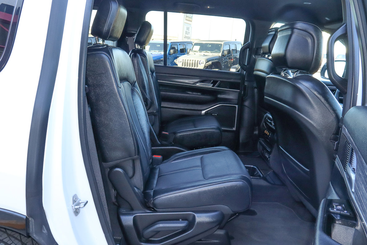 Used 2024 Jeep Wagoneer Series III image 28