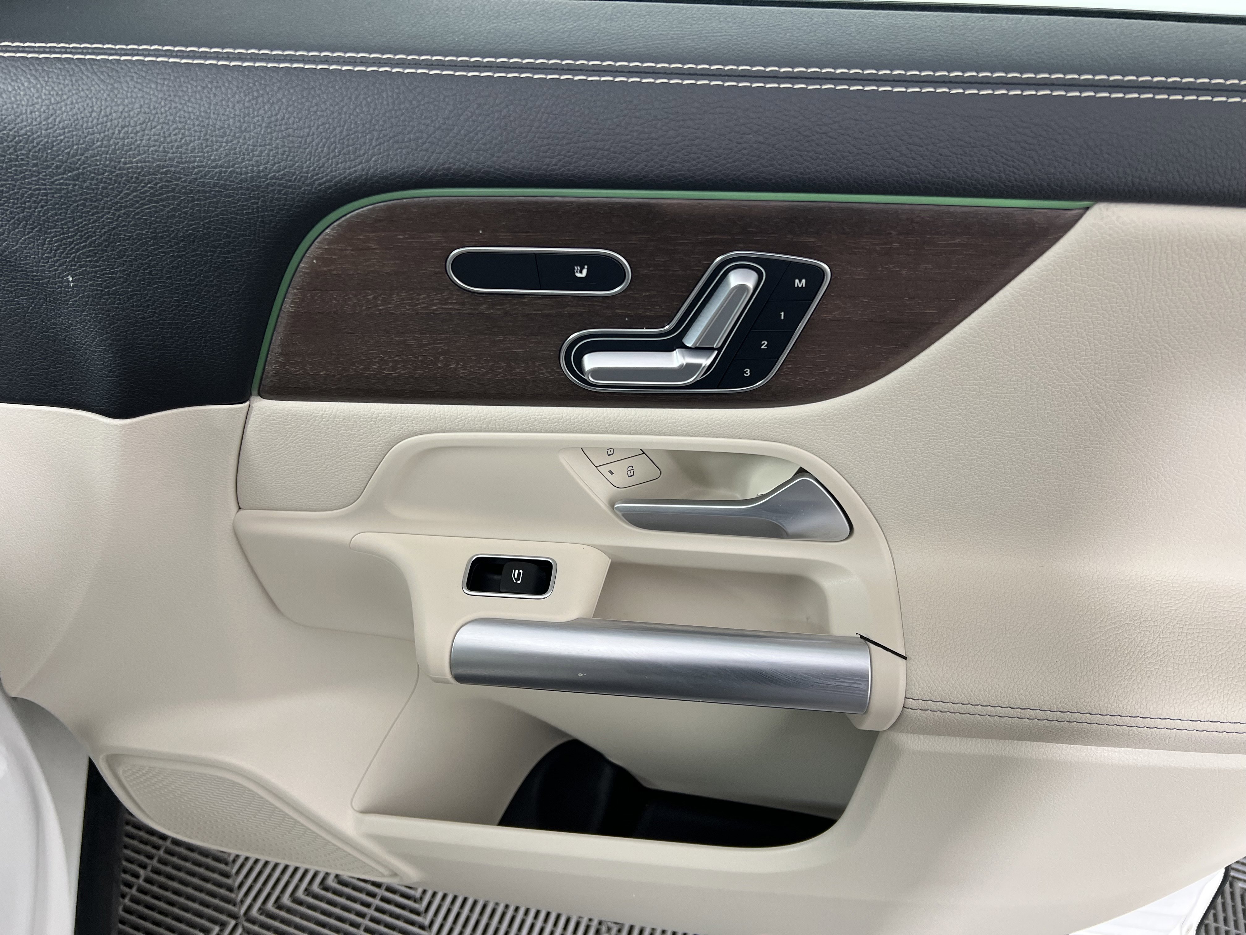 Certified 2023 Mercedes-Benz GLA 250 4MATIC image 24