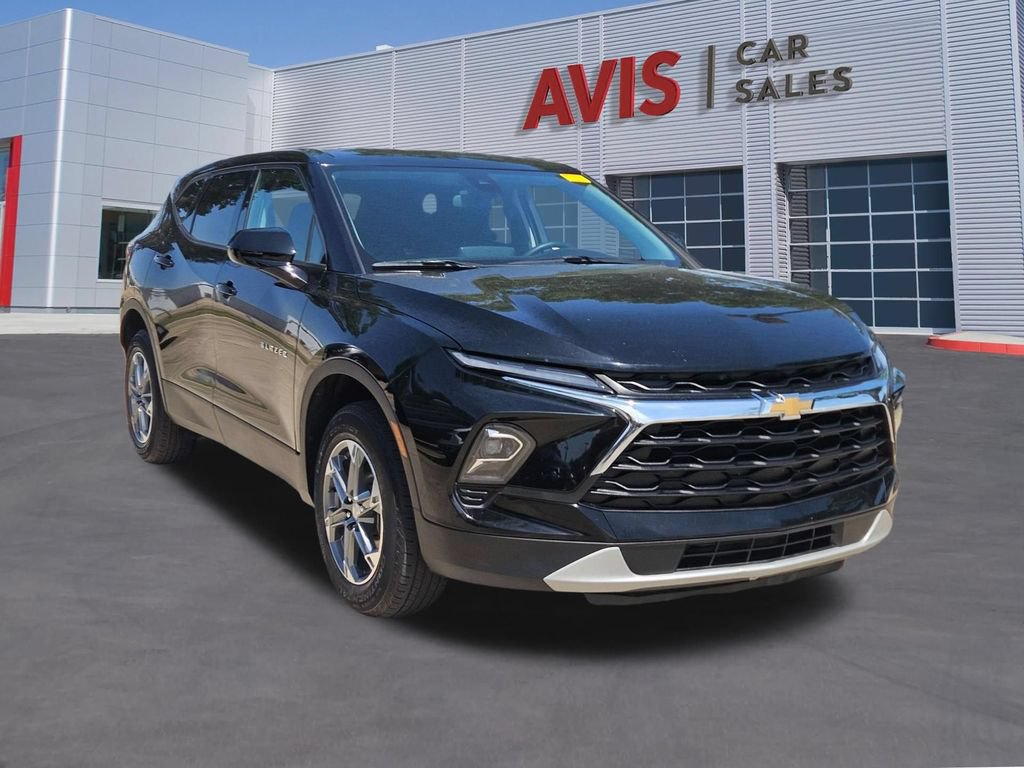 Used 2025 Chevrolet Blazer LT FWD image 10