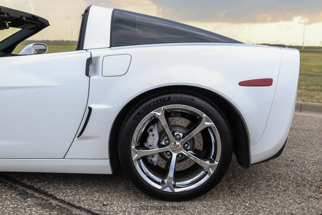 Used 2011 Chevrolet Corvette Grand Sport w/ Preferred Equipment Group RWD image 5