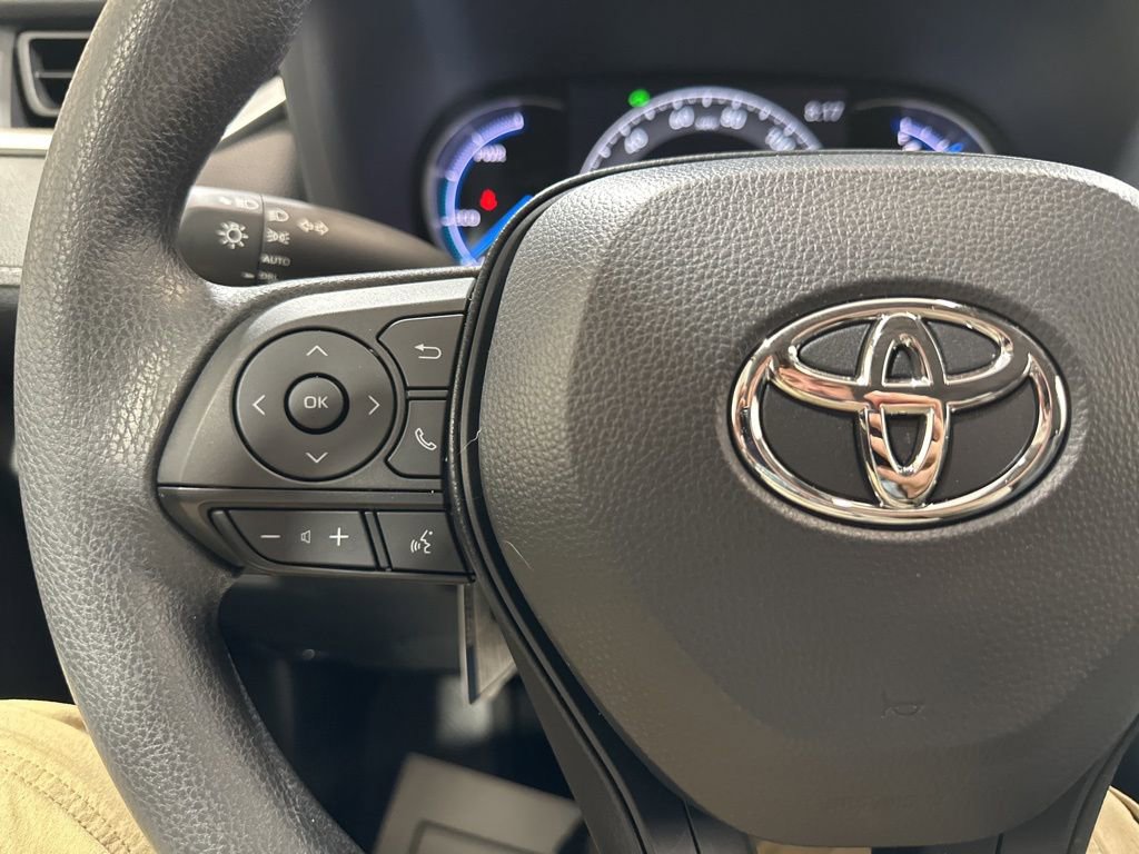 Used 2025 Toyota RAV4 XLE image 24