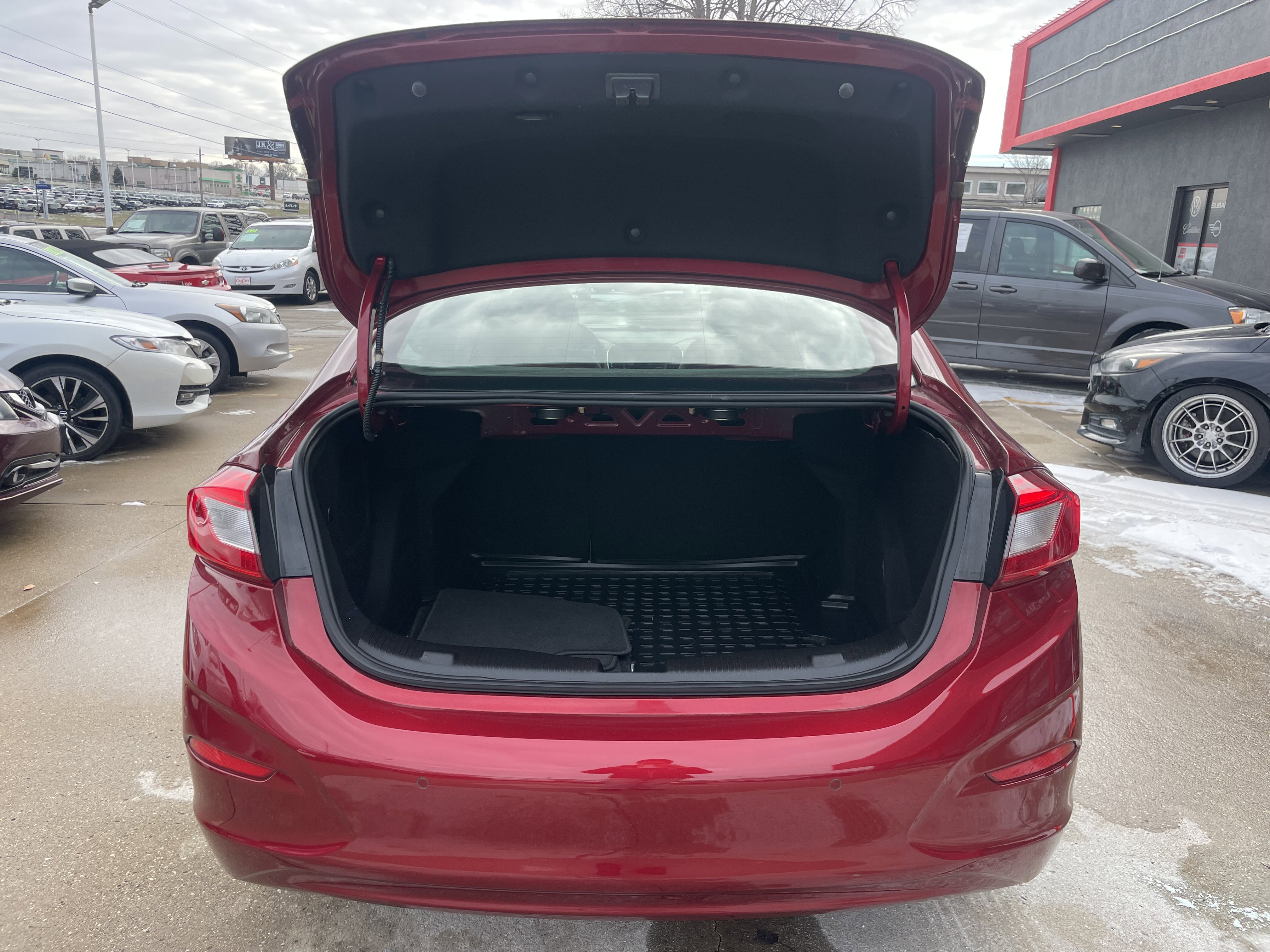 Used 2018 Chevrolet Cruze LT image 9