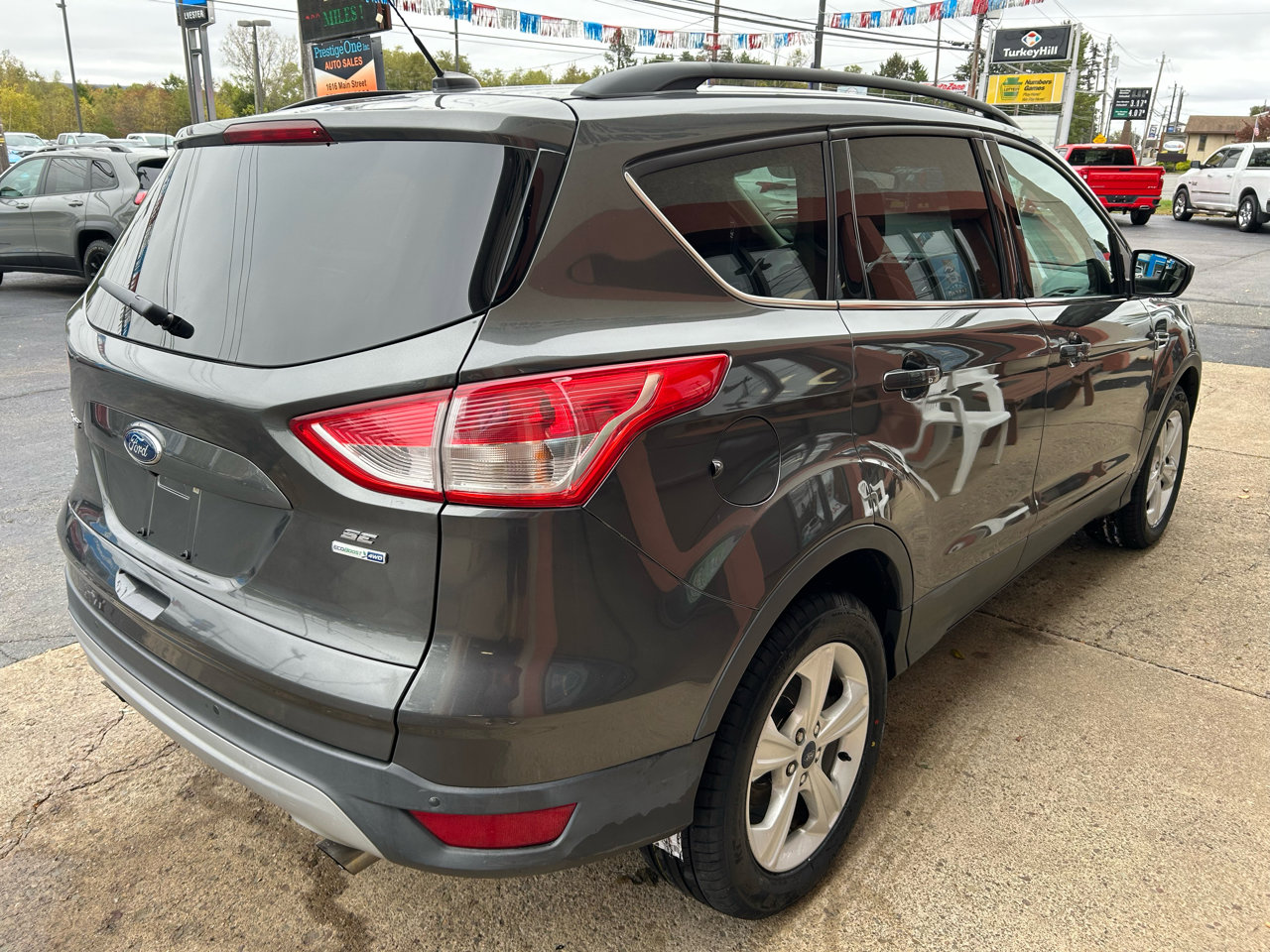 Used 2015 Ford Escape SE w/ Equipment Group 201A image 6