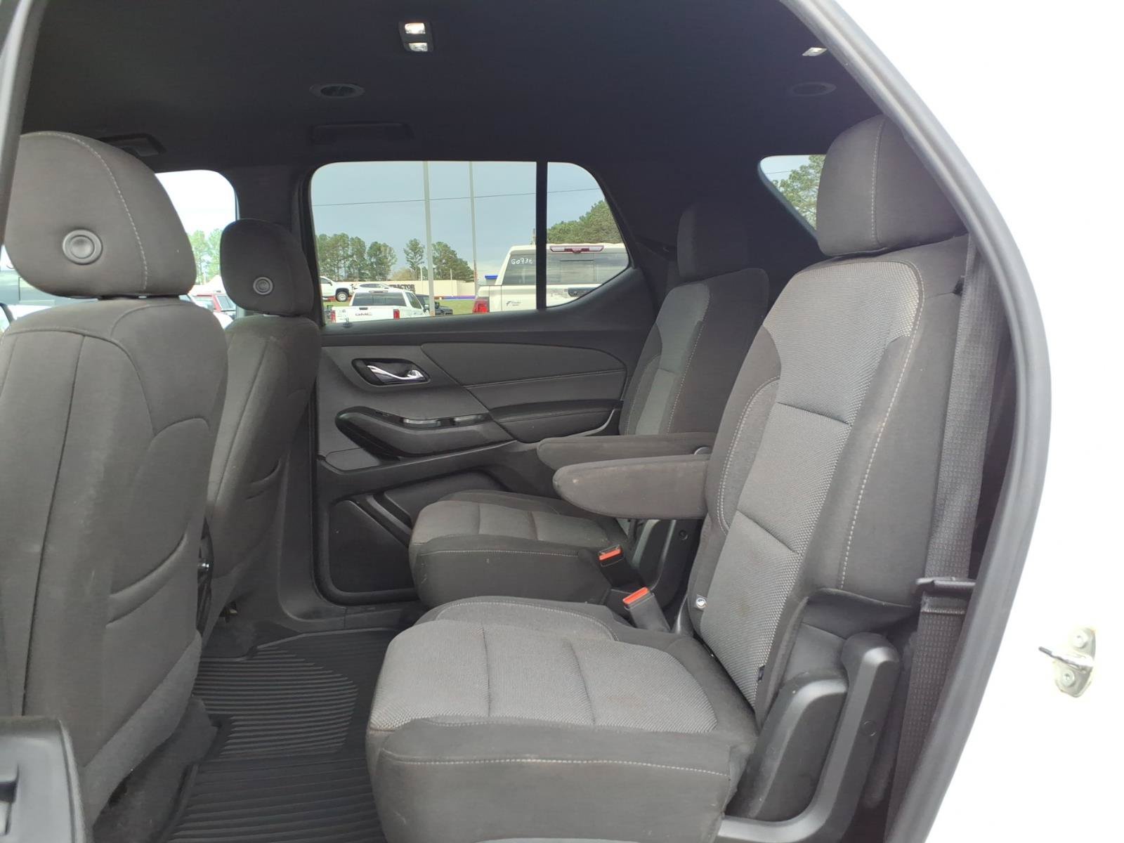 Used 2023 Chevrolet Traverse LT FWD image 21