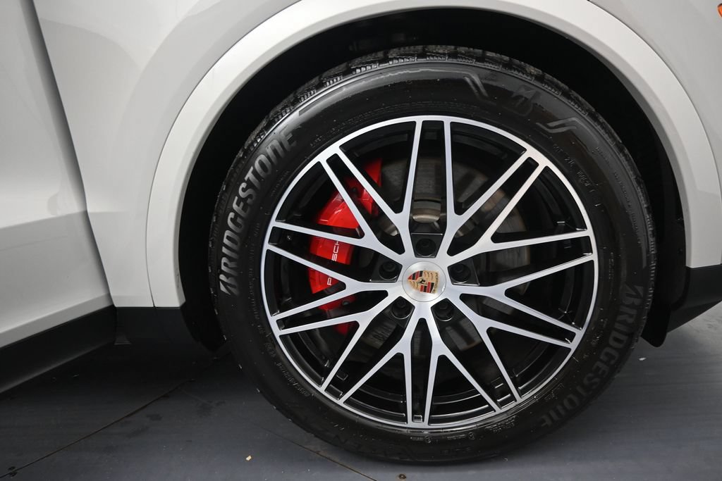 Used 2025 Porsche Cayenne S AWD/4WD image 41