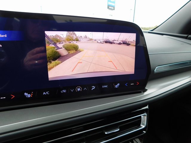 New 2026 Chevrolet Traverse LT w/ Sun and Wheel Package image 43