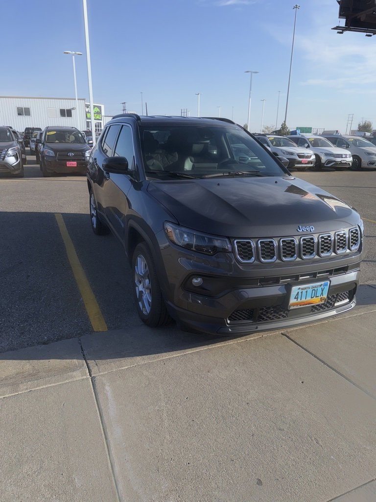 Used 2024 Jeep Compass Latitude
