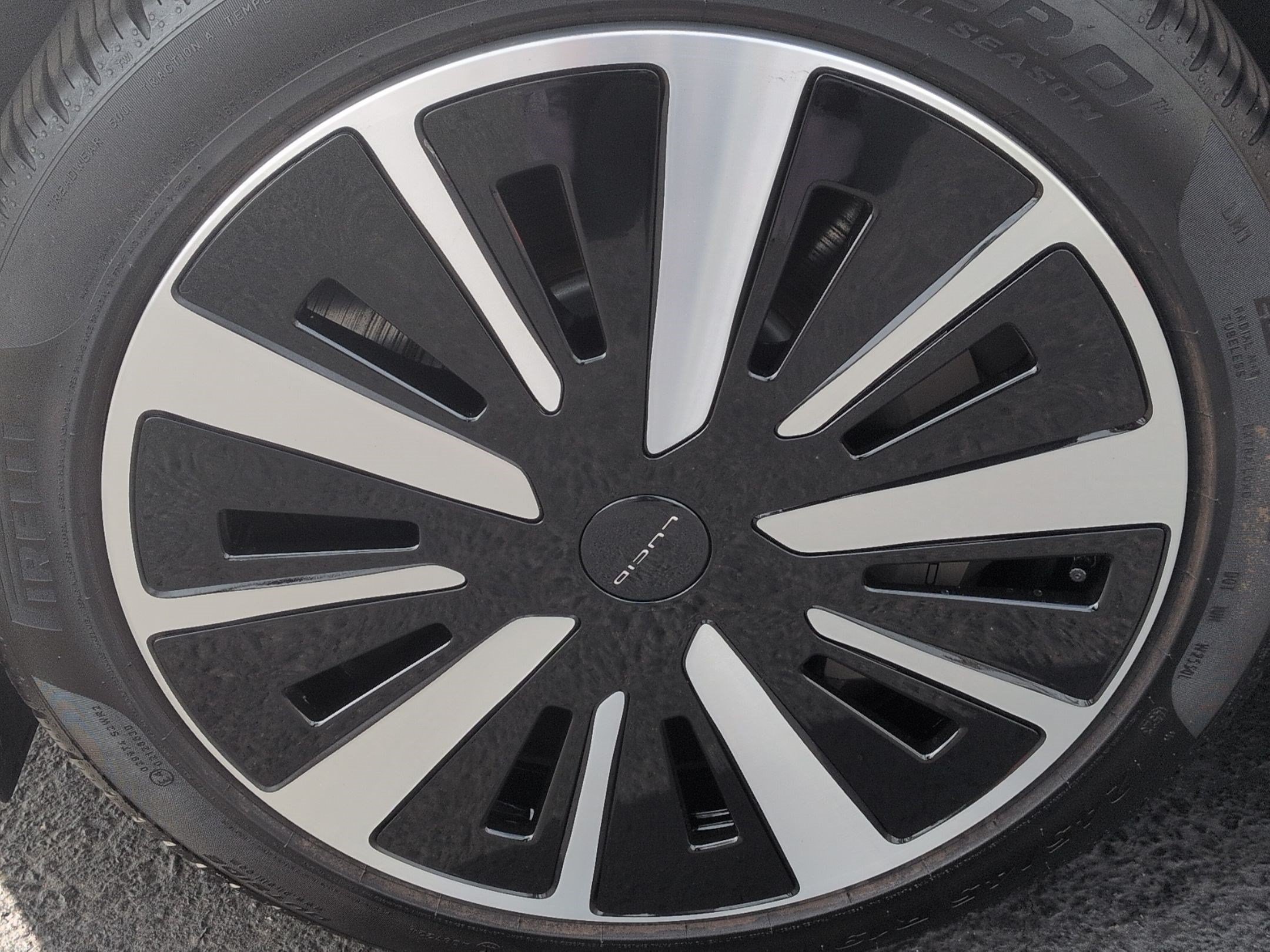 Used 2024 Lucid Air Touring AWD/4WD image 13