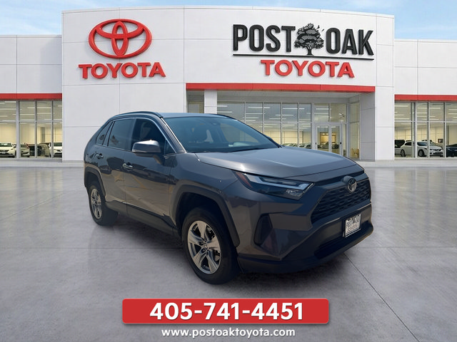 Used 2025 Toyota RAV4 XLE FWD image 1