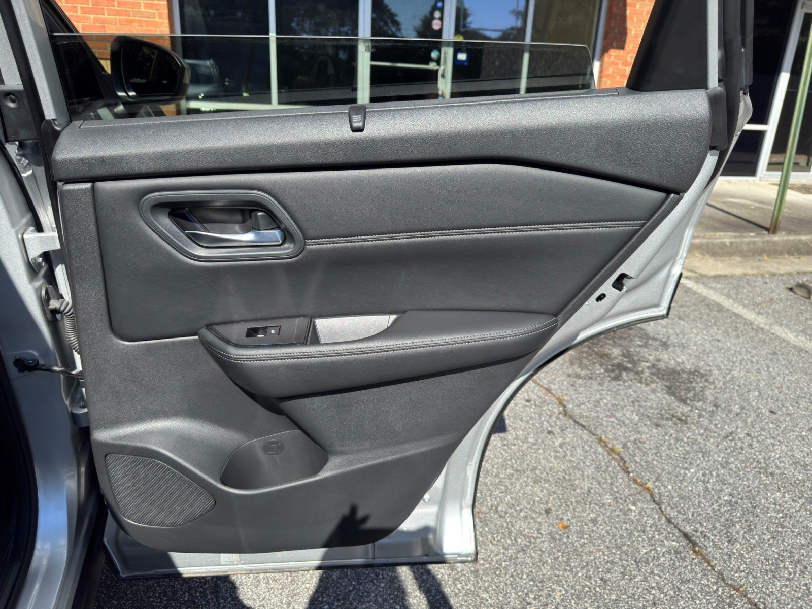 Used 2024 Nissan Rogue SV w/ SV Premium Package AWD/4WD image 40