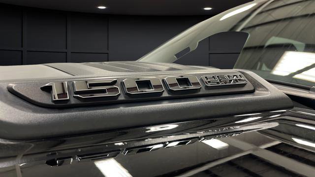 Used 2019 RAM 1500 Laramie w/ Sport Appearance Package AWD/4WD image 43