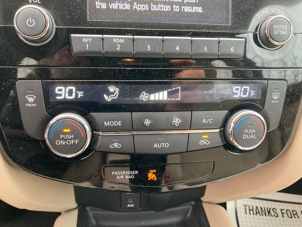 Used 2016 Nissan Rogue SV image 29