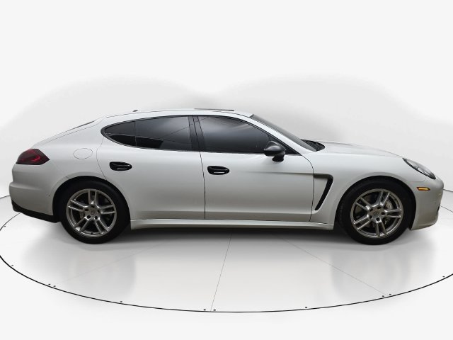 Used 2015 Porsche Panamera RWD image 5