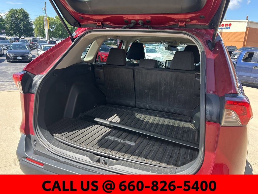 Used 2019 Toyota RAV4 LE w/ All Weather Liner Package AWD/4WD image 10