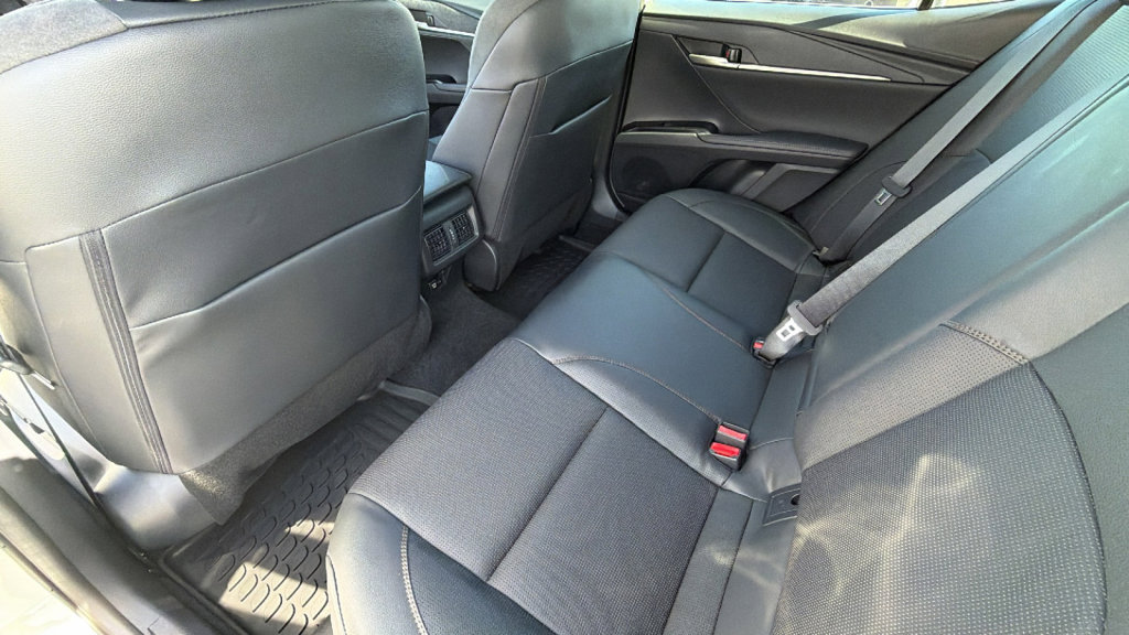 Used 2025 Toyota Camry XLE image 24