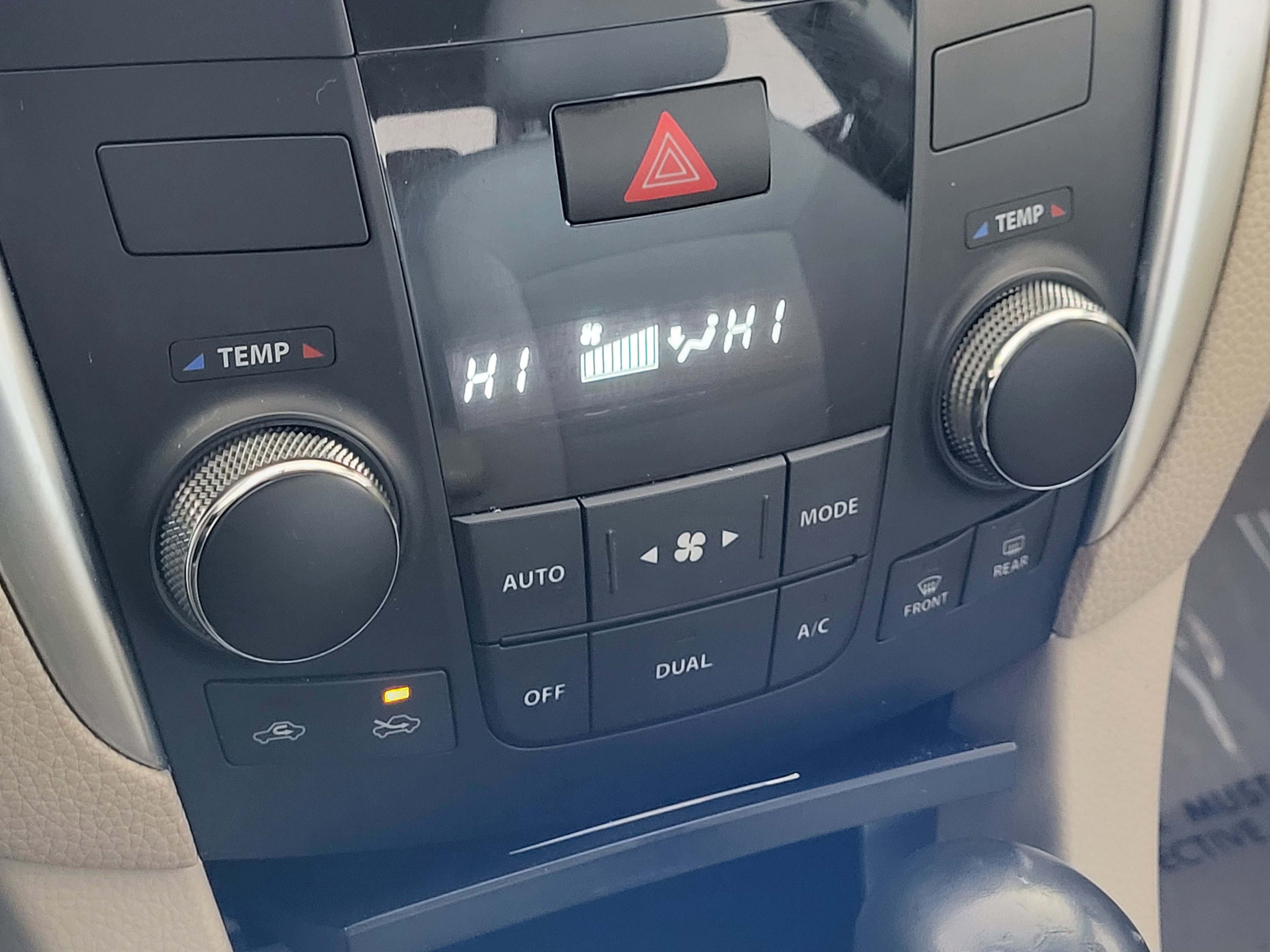 Used 2010 Suzuki Kizashi SE image 16