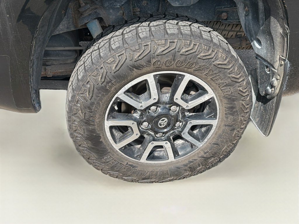 Used 2018 Toyota Tundra SR5 w/ TRD Off Road Package AWD/4WD image 31