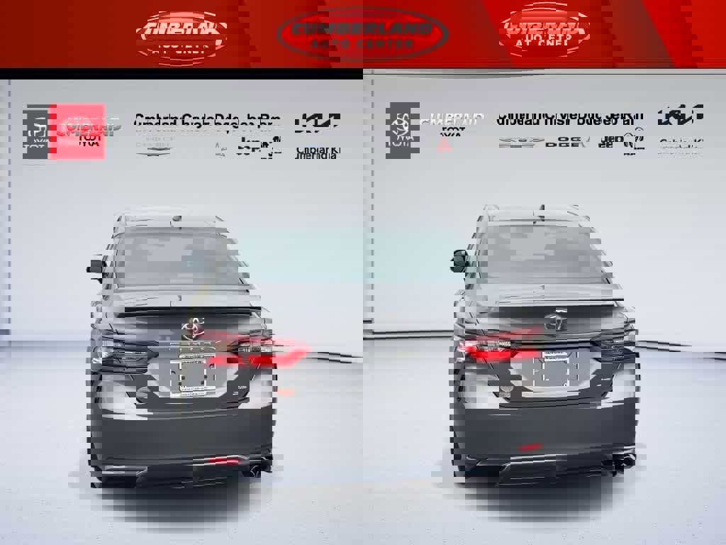 Used 2023 Toyota Camry SE image 7