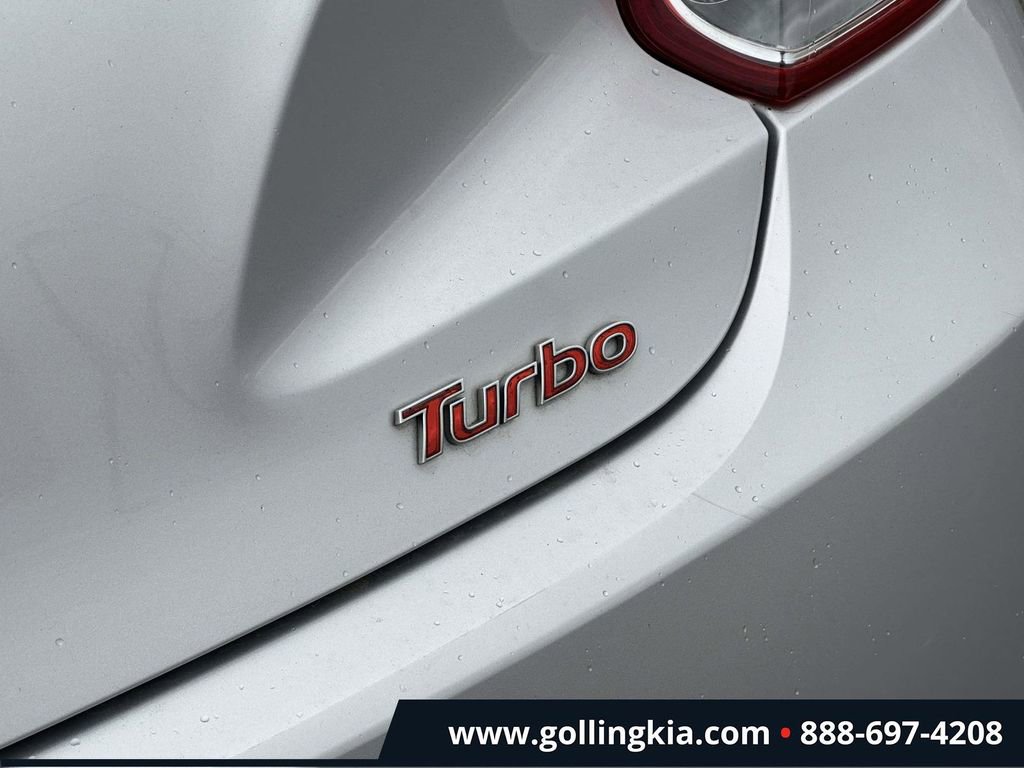 Used 2016 Hyundai Veloster Turbo FWD image 8
